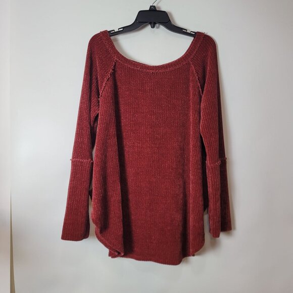 Bucketlist Women's Rust Red Chenille Long Sleeve Top w/thumb holes - Picture 2 of 11